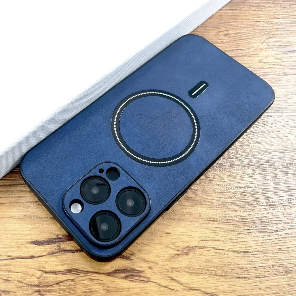 elk-iphone-16-pro-max-oliver-darkbrown-11