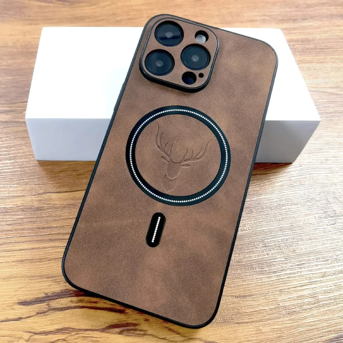 elk-iphone-16-pro-max-oliver-darkbrown-2