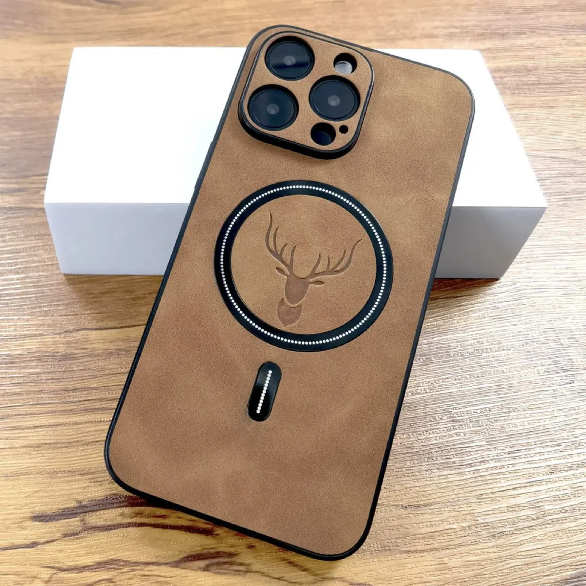 elk-iphone-16-pro-max-oliver-lightbrown-3